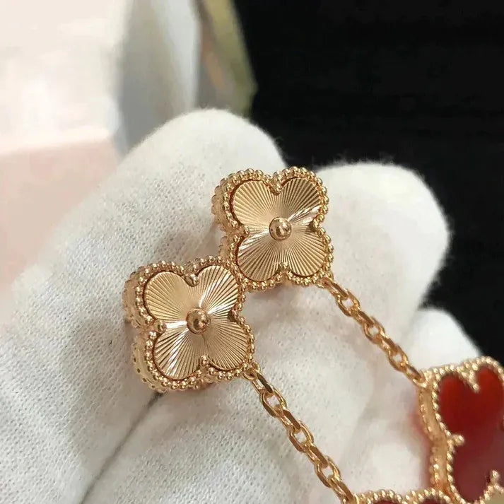Pomuse CLOVER 2 MOTIF  LASER CARNELIAN EARRINGS