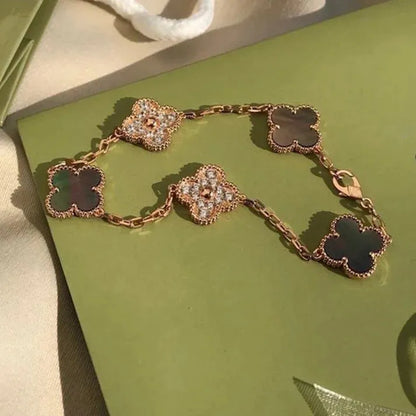 Pomuse CLOVER 5 MOTIF GRAY MOP DIAMOND BRACELET
