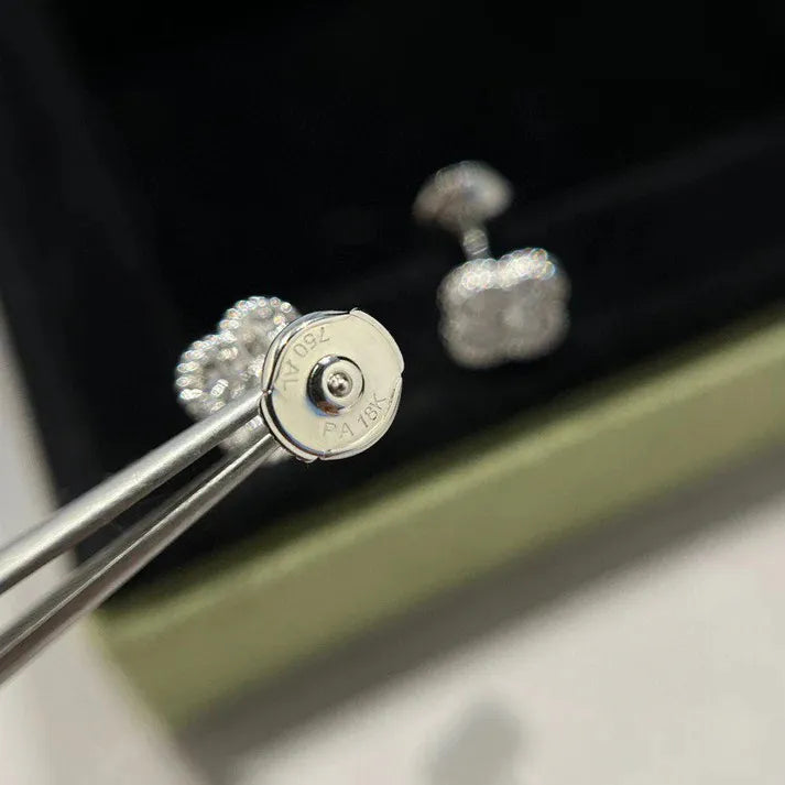 Pomuse CLOVER MINI DIAMOND STUD EARRINGS