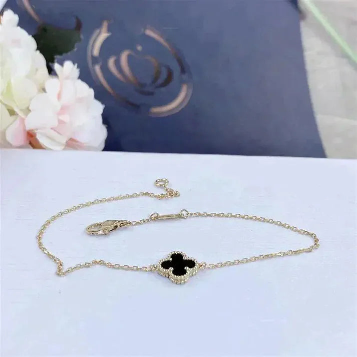 Pomuse CLOVER ONYX SINGLE FLOWER BRACELET