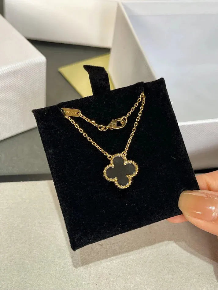 Pomuse CLOVER ROCK CRYSTAL ROSE GOLD NECKLACE