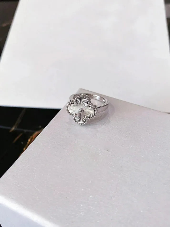 Pomuse CLOVER SILVER RING