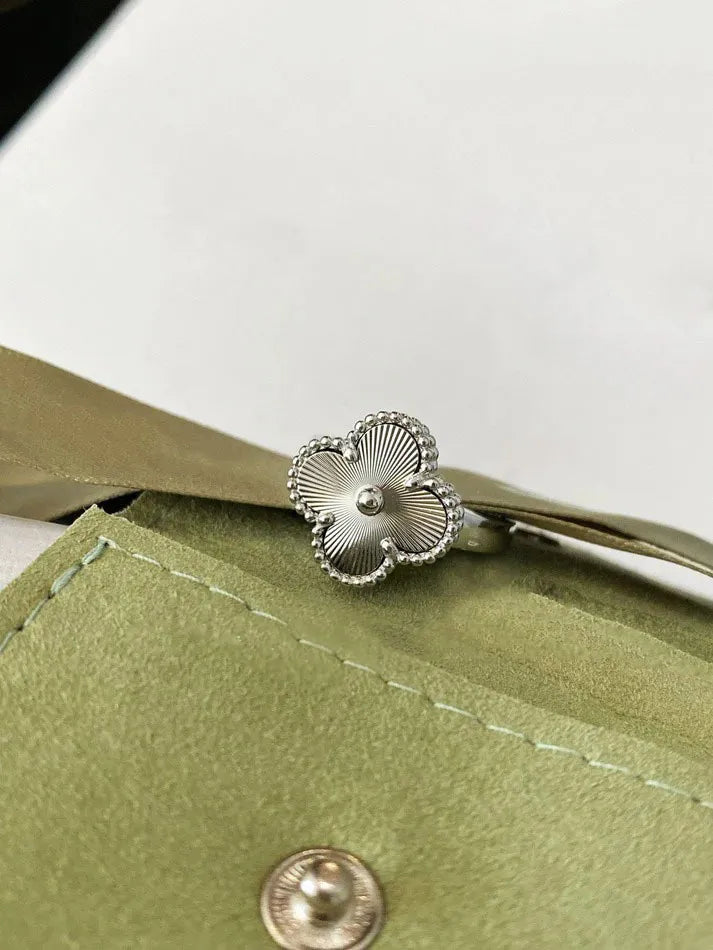 Pomuse CLOVER SILVER RING
