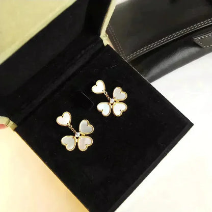 Pomuse CLOVER SWEET WHITE MOP EARRINGS