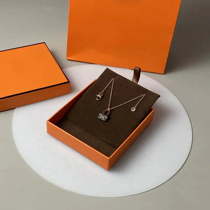 Pomuse CONSTANCE BLACK PEDANT PINK GOLD NECKLACE