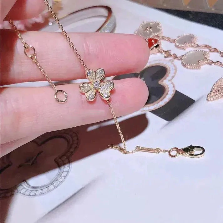 Pomuse FRIVOLE GOLD FLOWER DIAMOND BRACELET