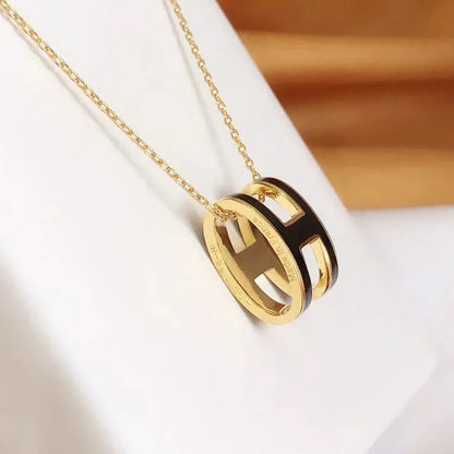 Pomuse H CLIC BLACK ENAMEL GOLD NECKLACE