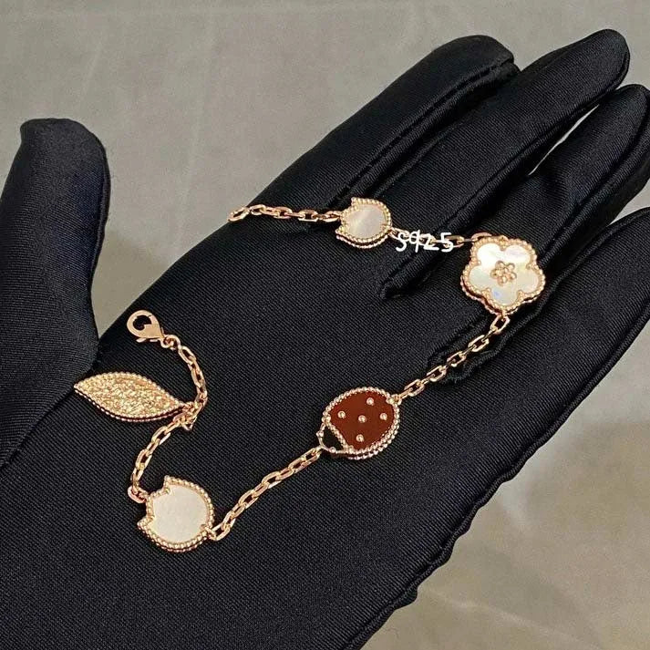 Pomuse LUCKY SPRING 5 MOTIF BRACELET