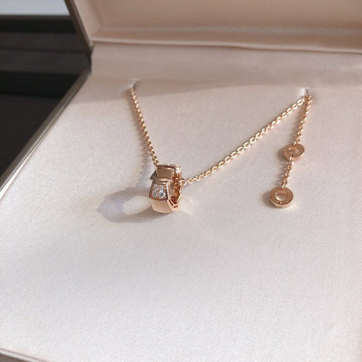 Pomuse SERPENTI PEDANT DIAMOND PINK GOLD NECKLACE