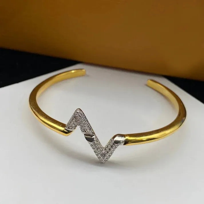 Pomuse VOLTE UPSITE DOWN DIAMOND GOLD OPEN BRACELET