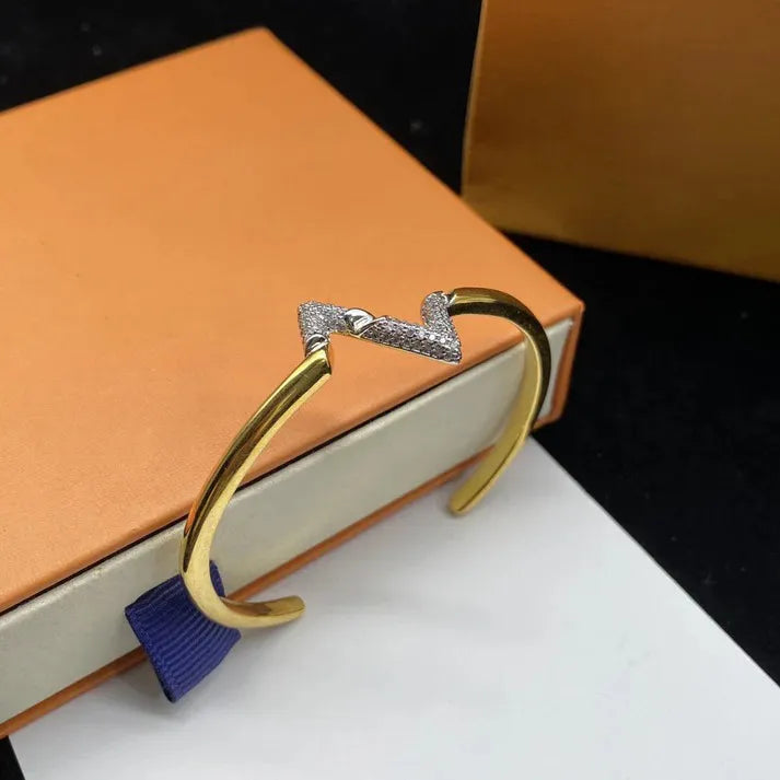 Pomuse VOLTE UPSITE DOWN DIAMOND GOLD OPEN BRACELET