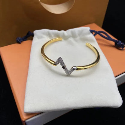 Pomuse VOLTE UPSITE DOWN DIAMOND GOLD OPEN BRACELET
