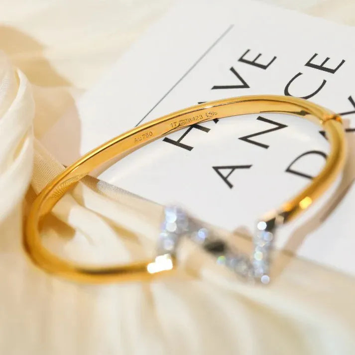Pomuse VOLTE UPSITE DOWN GOLD DIAMOND BRACELET