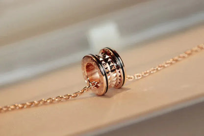 Pomuse ZERO 1 ROCK PEDANT PINK GOLD BLACK NECKLACE