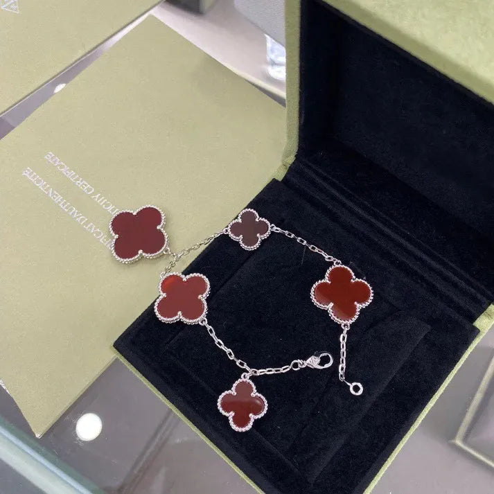 Pomuse CLOVER 5 MOTIFS SIVLER CARNELIAN BRACELET