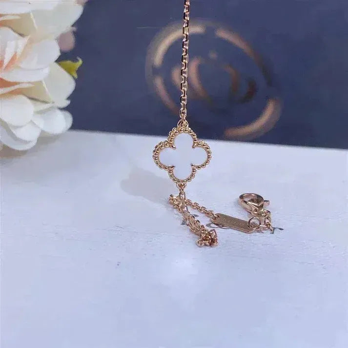 Pomuse CLOVER WHITE MOP SINGLE FLOWER BRACELET