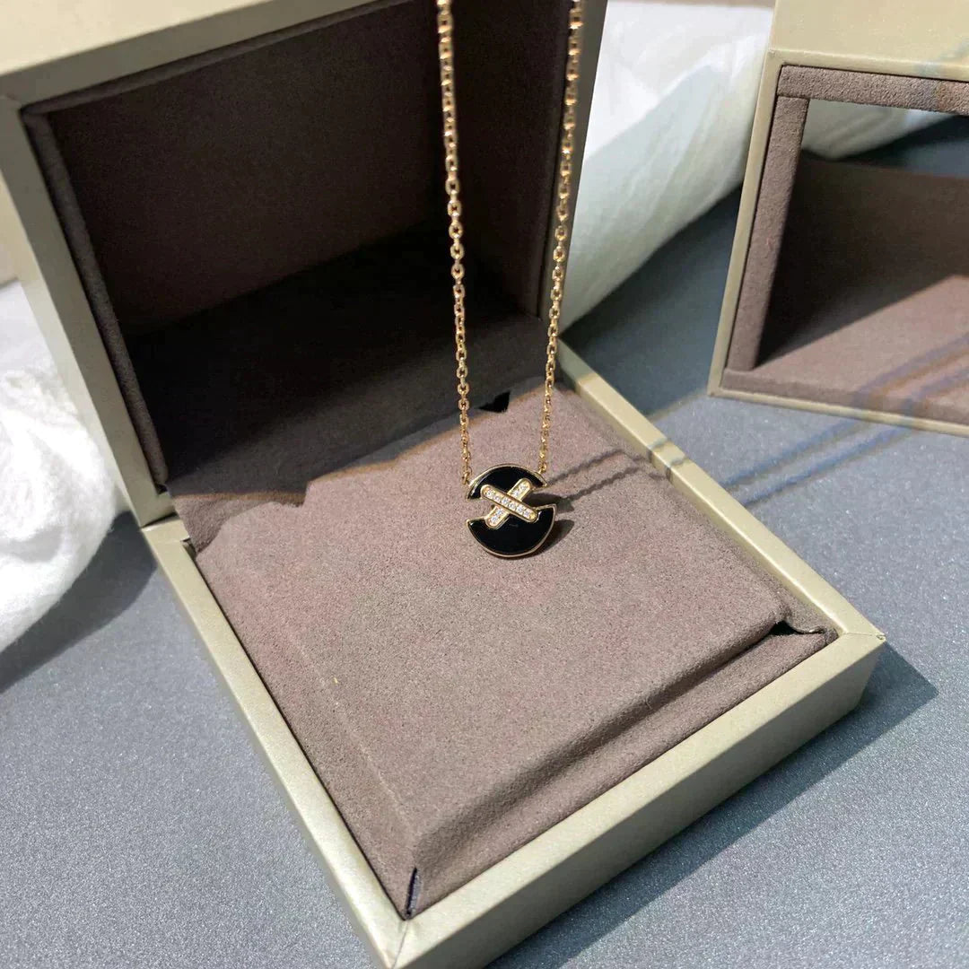 Pomuse JEUX DE ROSE GOLD DIAMOND NECKLACE