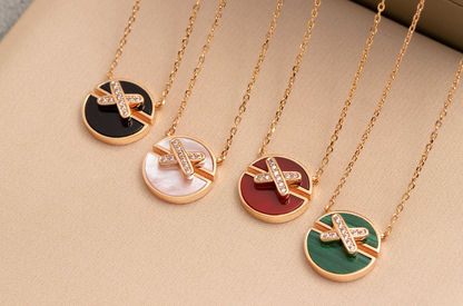 Pomuse JEUX DE PINK GOLD DIAMOND NECKLACE