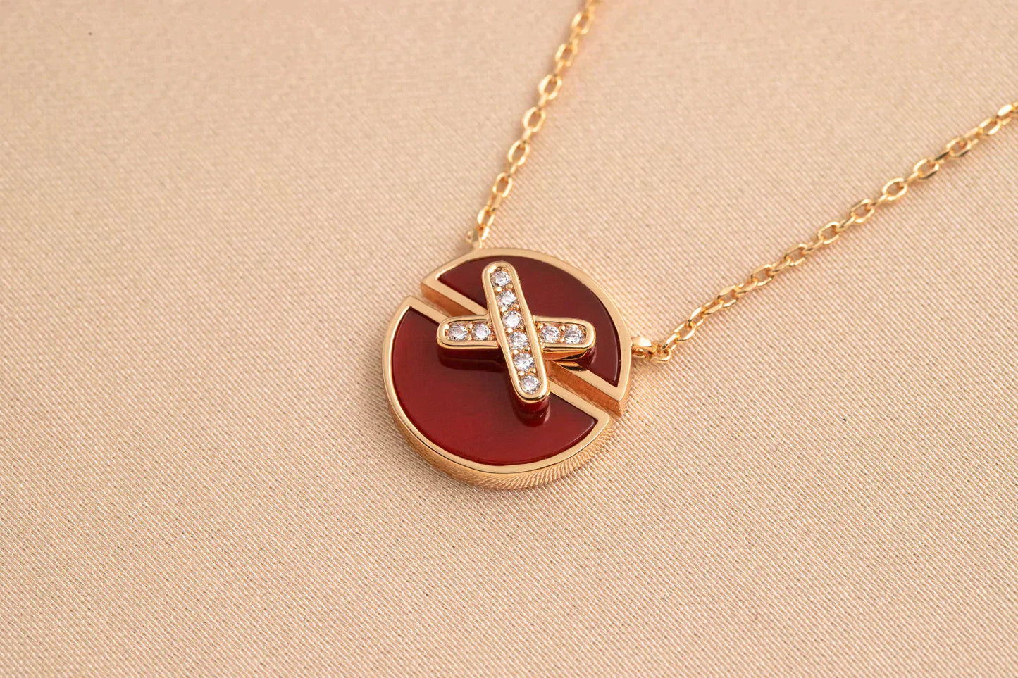 Pomuse JEUX DE ROSE GOLD DIAMOND NECKLACE