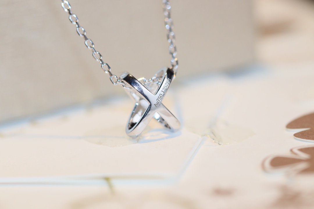 Pomuse JEUX DE DIAMOND NECKLACE