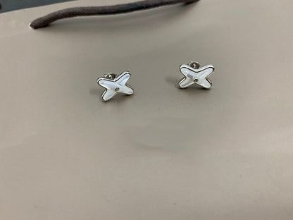 Pomuse JEUX DE WHITE MOP SILVER DIAMOND EARRINGS