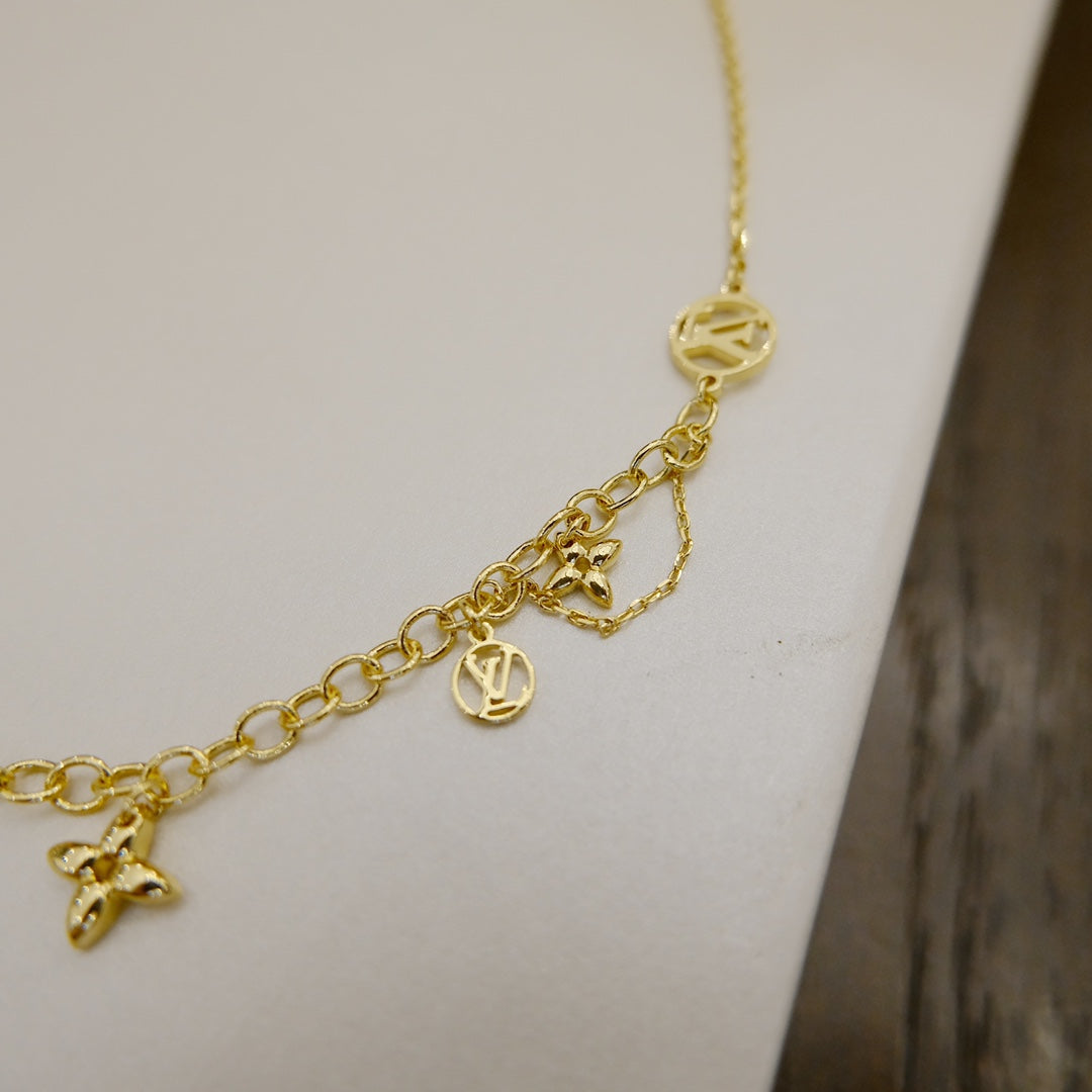 Pomuse BLOOMING SUPPLE NECKLACE BRASS
