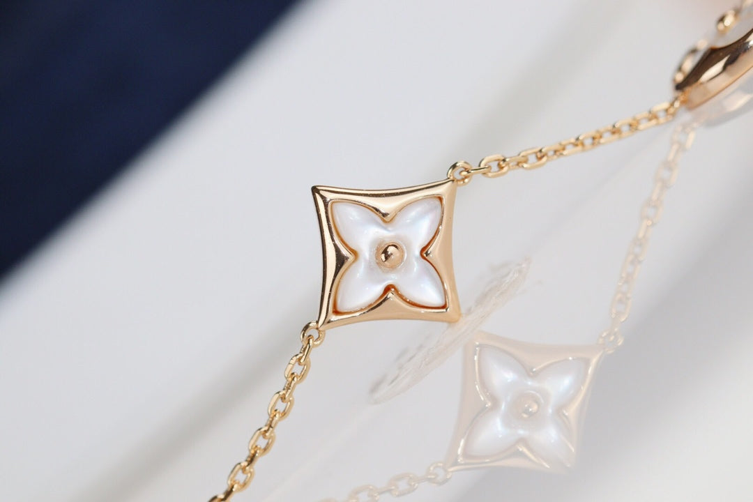 Pomuse LEAF CLOVER BRACELET