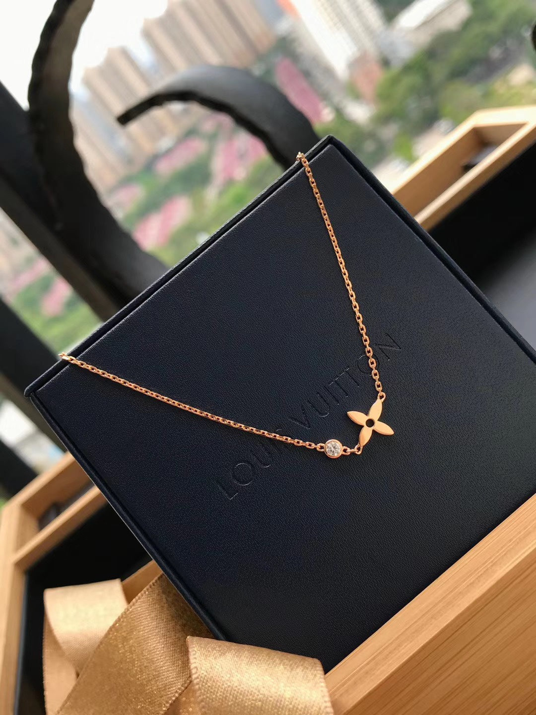 Pomuse BLOSSOM PENDANT PINK GOLD AND DIAMOND