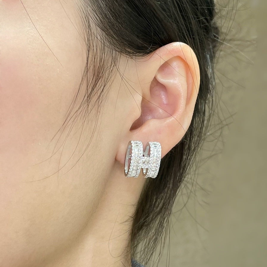 Pomuse H STUD EARRINGS WITH SILVER DIAMONDS