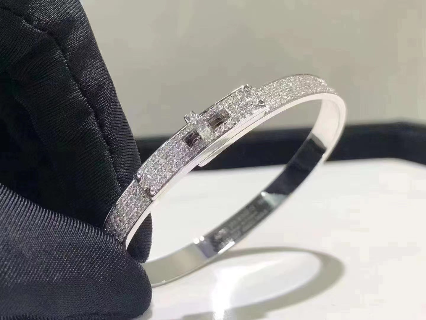Pomuse H KELLY BRACELET IN SILVER AND FULL PAVE DIAMOND