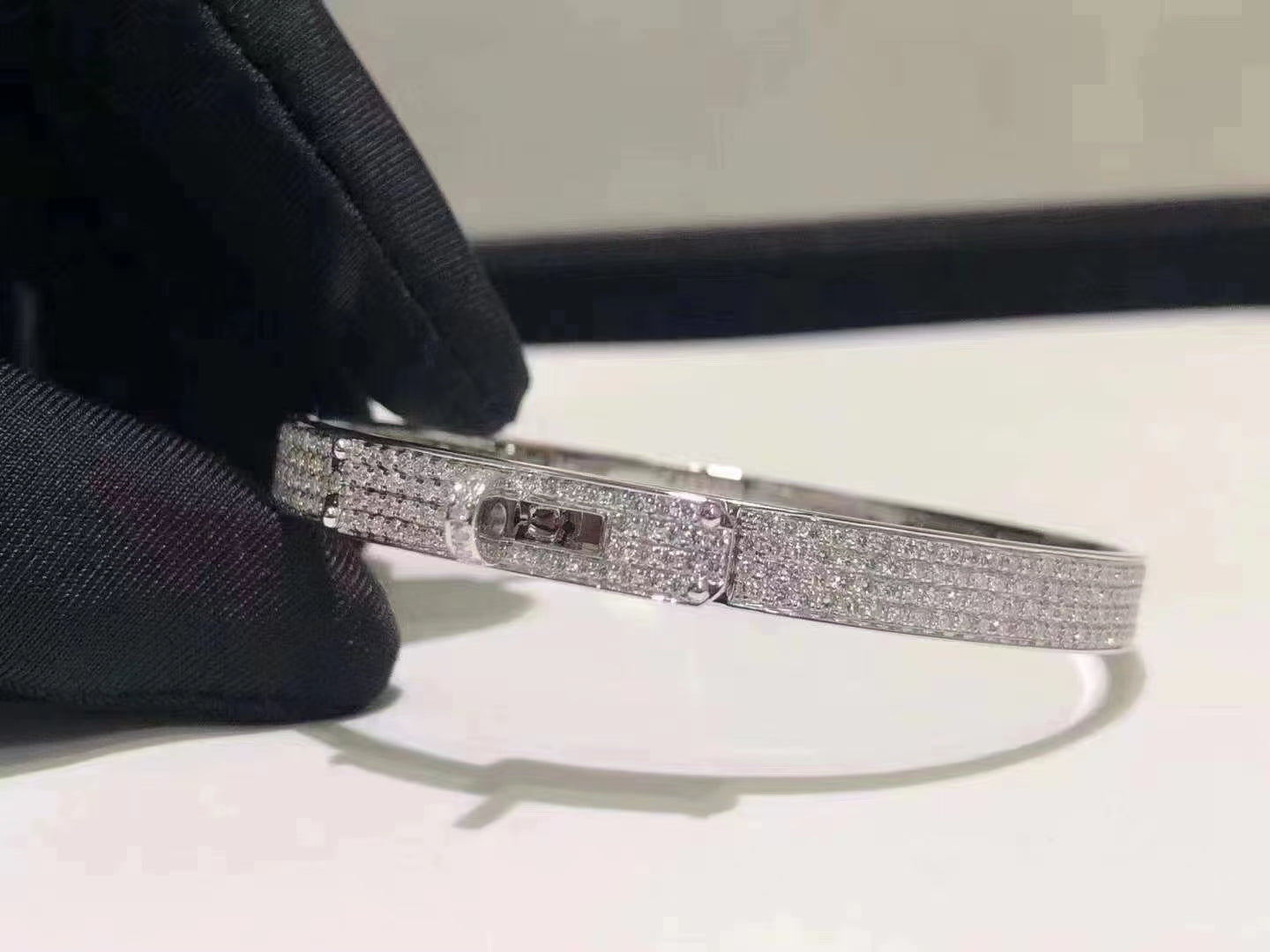 Pomuse H KELLY BRACELET IN SILVER AND FULL PAVE DIAMOND