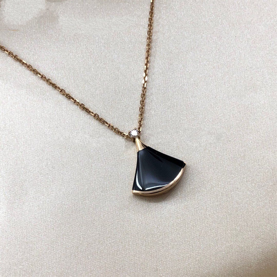 Pomuse DREAM NECKLACE ONYX 1 DIAMOND