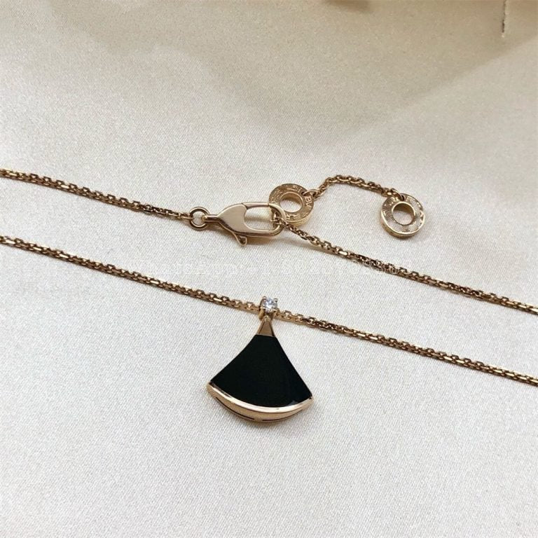 Pomuse DREAM NECKLACE ONYX 1 DIAMOND