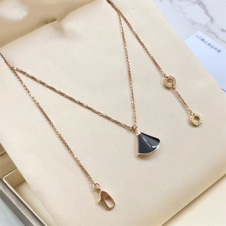 Pomuse DREAM NECKLACE ONYX 1 DIAMOND