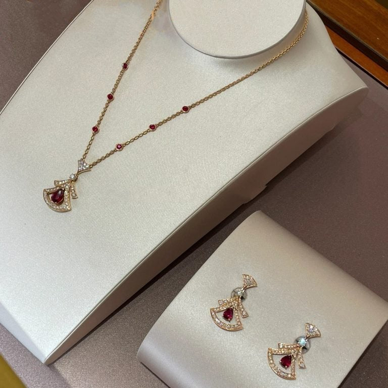 Pomuse DREAM NECKLACE CARNELIAN DIAMOND PINK GOLD