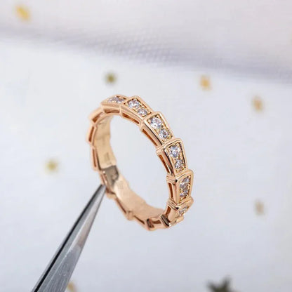 Pomuse SERPENTI RING PINK GOLD DIAMOND PAVED 3MM