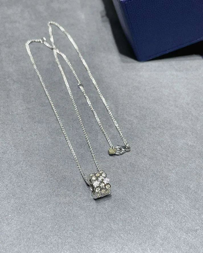 Pomuse BEE LOVE DIAMOND PAVED 3 ROW NECKLACE