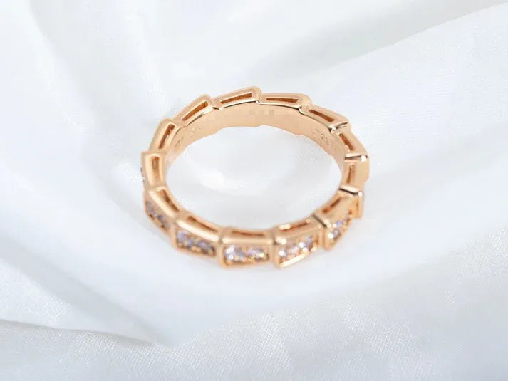 Pomuse SERPENTI RING PINK GOLD DIAMOND PAVED 3MM