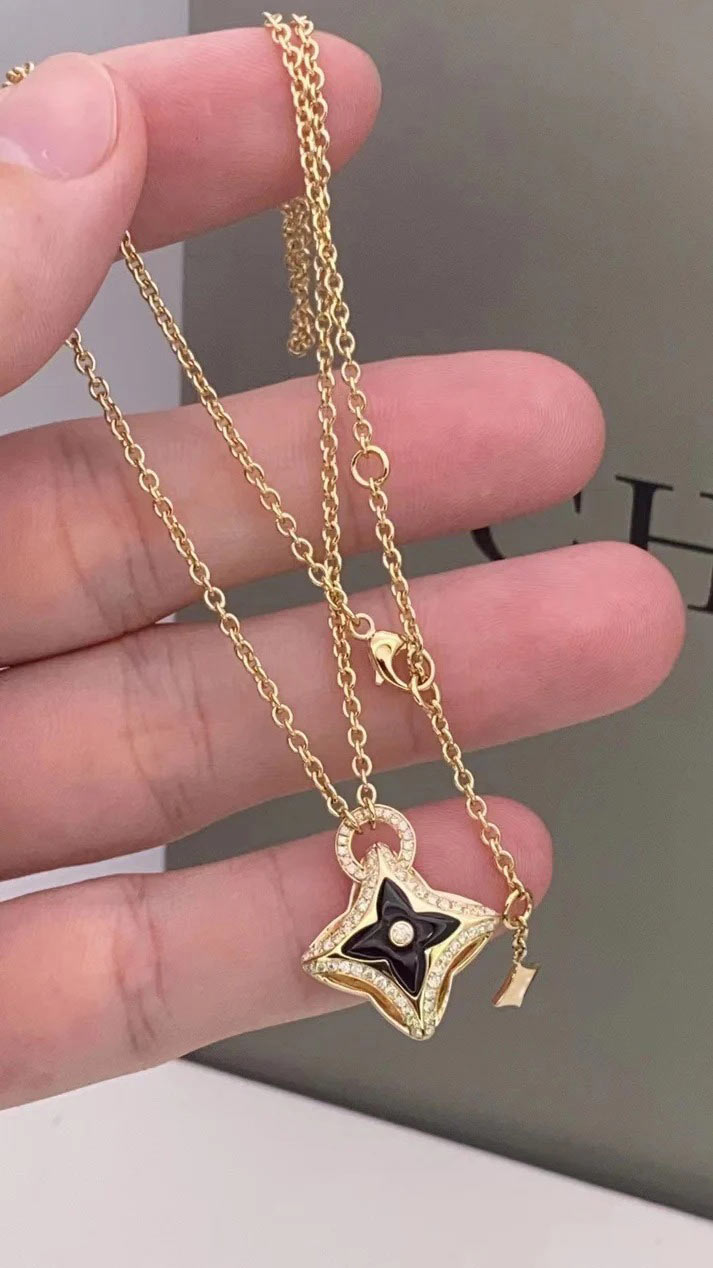 Pomuse STAR PEDANT PINK GOLD DIAMOND NECKLACE