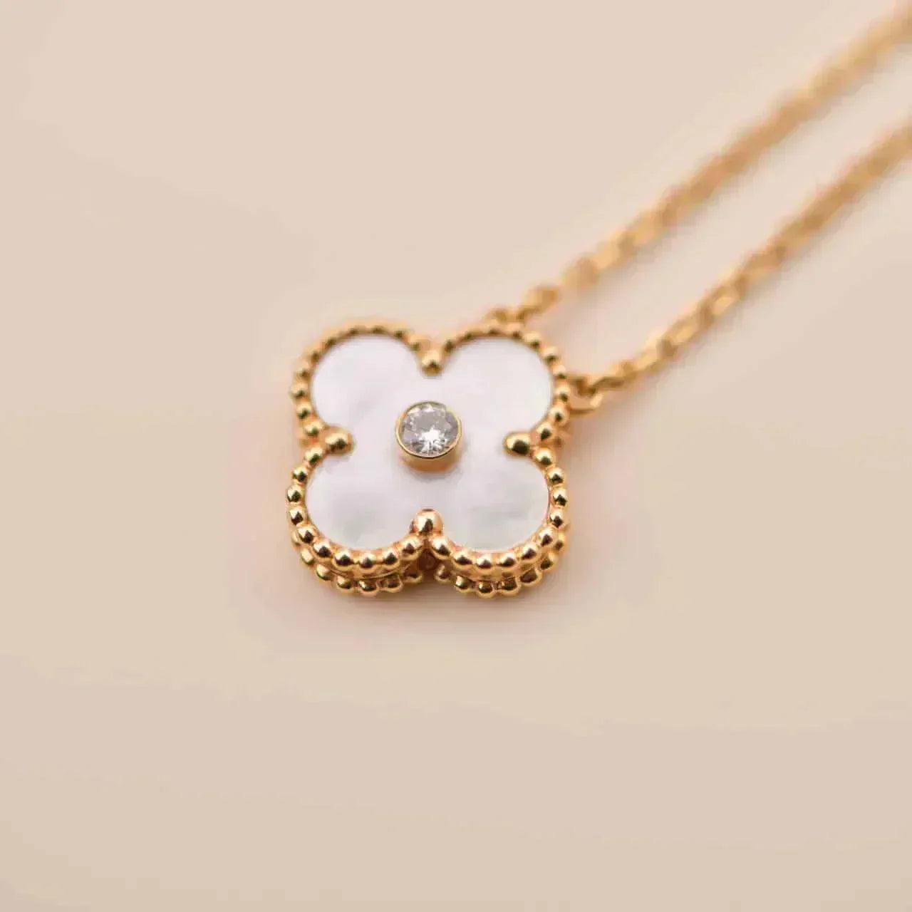 Pomuse CLOVER 15MM DIAMOND WHITE FRITILLARIA NECKLACE
