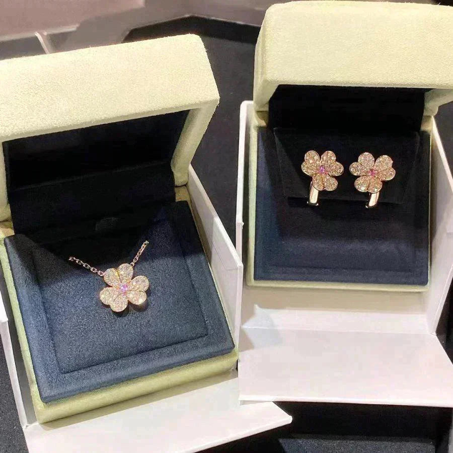 Pomuse FRIVOLE ROSE GOLD FLOWER DIAMOND NECKLACE