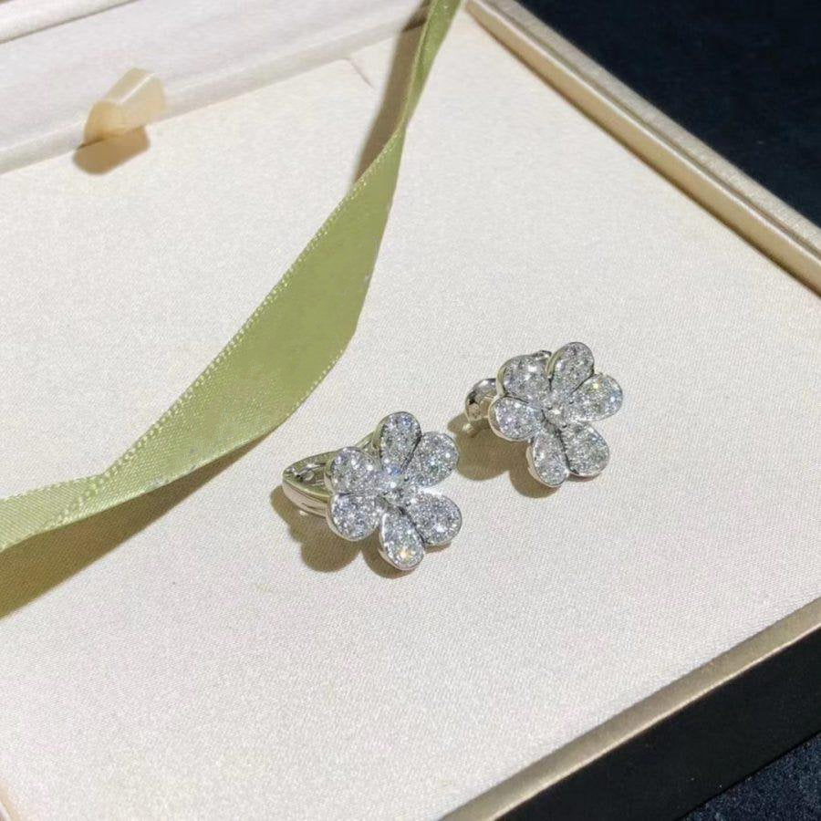 Pomuse FRIVOLE SILVER FLOWER DIAMOND EARRINGS