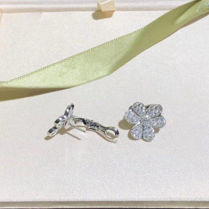 Pomuse FRIVOLE SILVER FLOWER DIAMOND EARRINGS