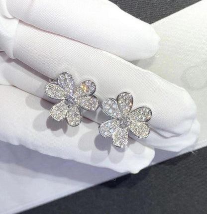 Pomuse FRIVOLE SILVER FLOWER DIAMOND EARRINGS