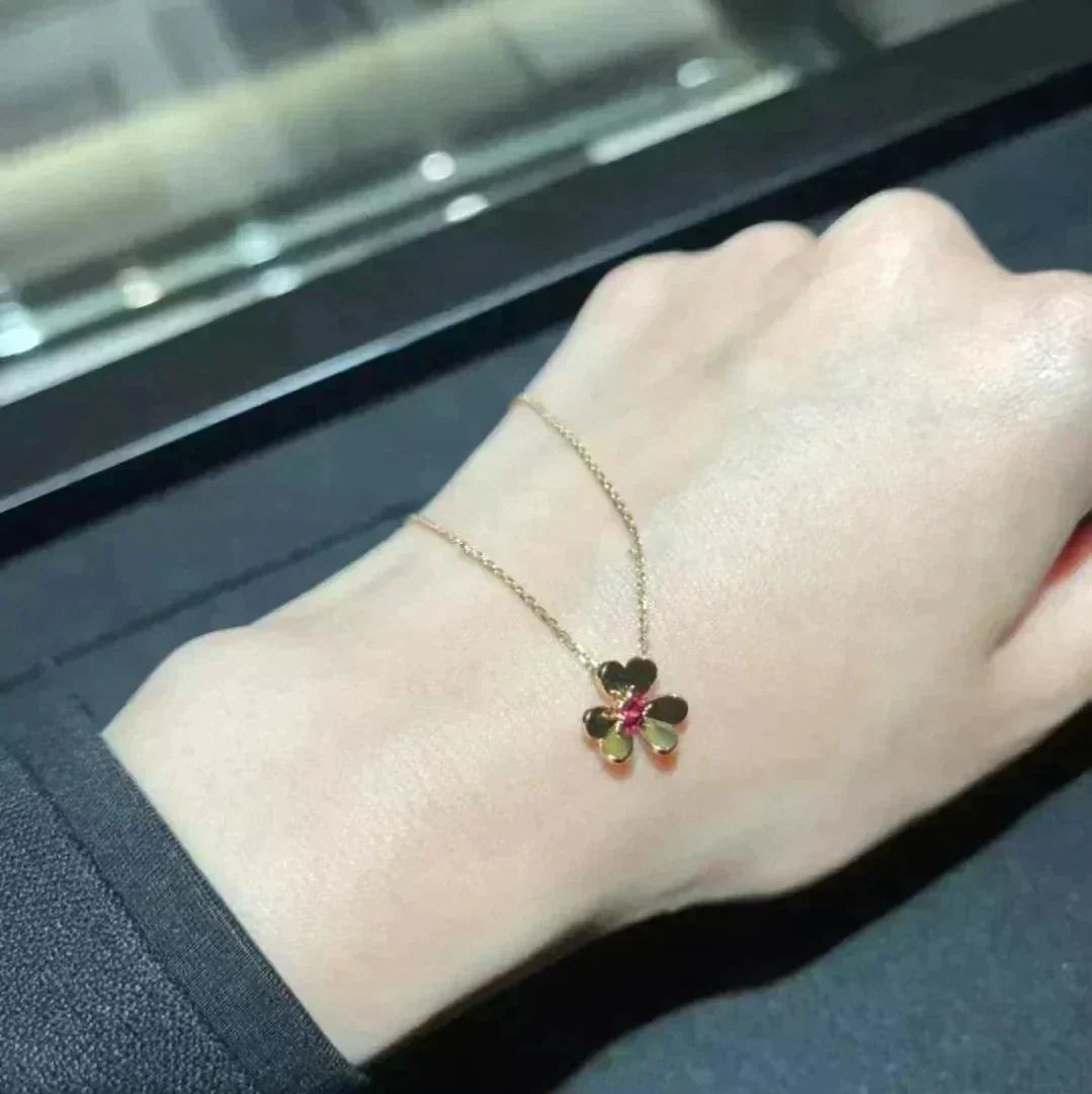 Pomuse FRIVOLE GOLD FLOWER NECKLACE