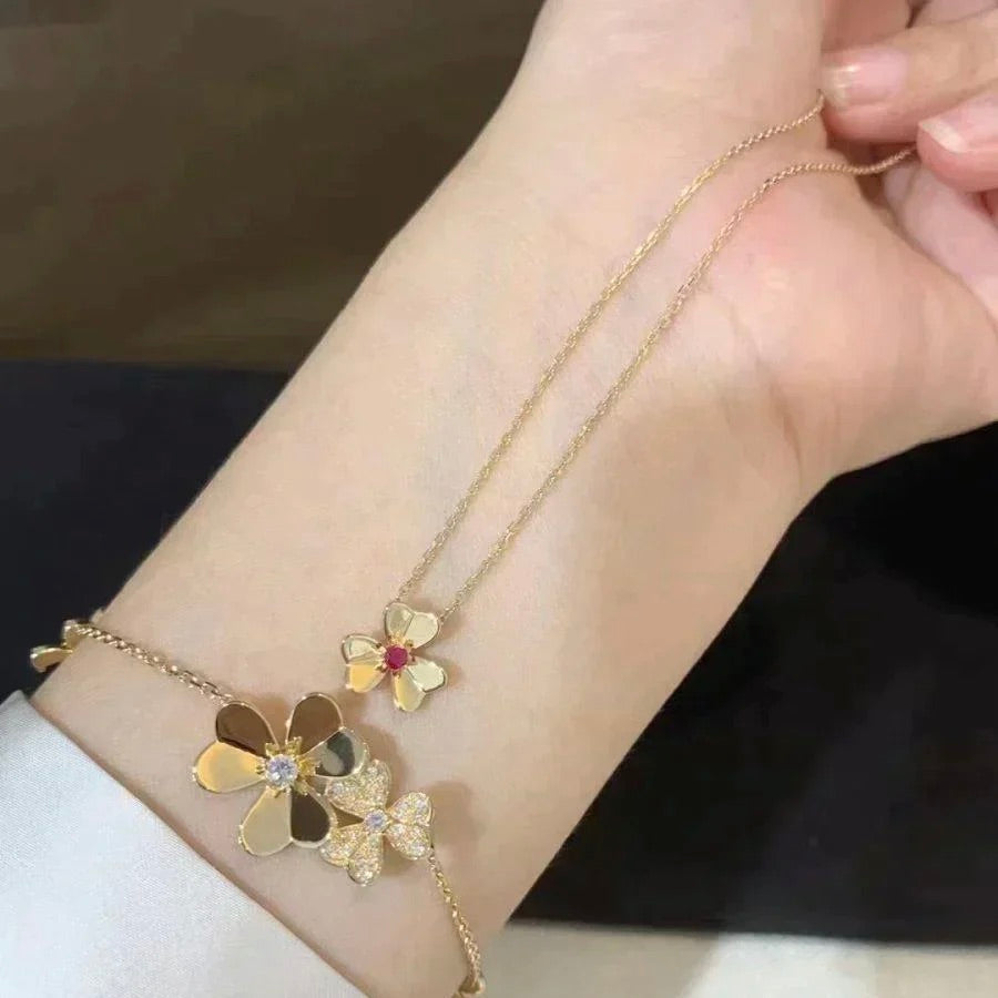 Pomuse FRIVOLE GOLD FLOWER NECKLACE