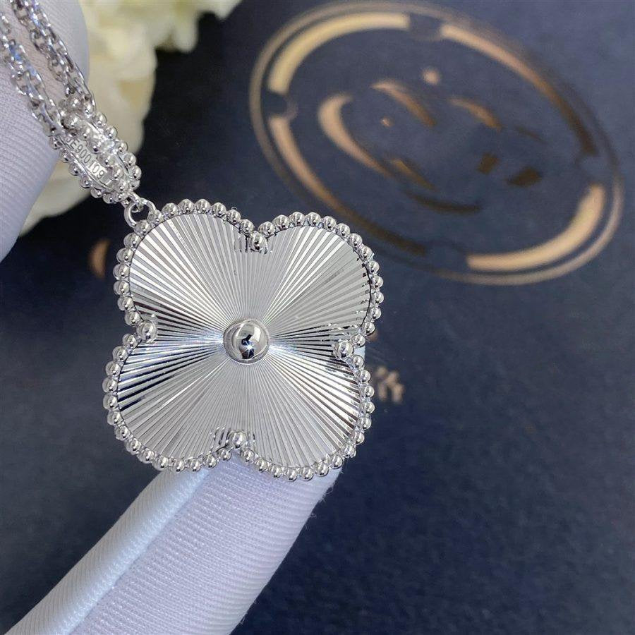 Pomuse CLOVER 25MM SILVER BIG CLOVER NECKLACE