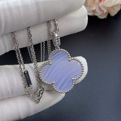 Pomuse CLOVER SILVER CHALCEDONY BIG CLOVER NECKLACE