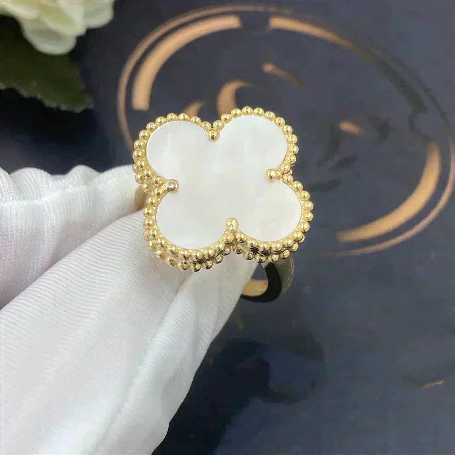 Pomuse CLOVER WHITE MOP RING