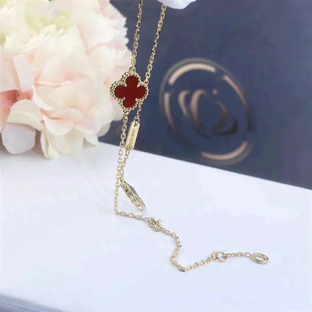 Pomuse CLOVER  CARNELIAN SINGLE FLOWER BRACELET